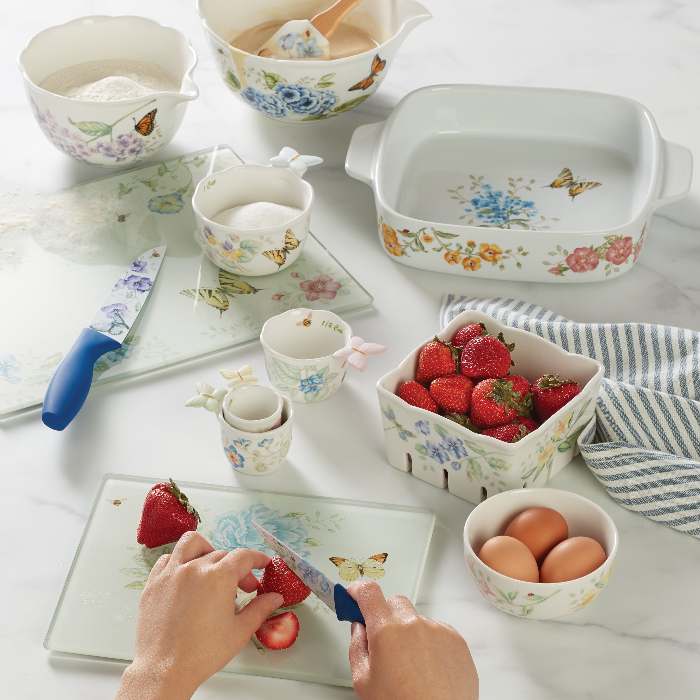 Floral Porcelain Nesting Bowl Set, 2-Piece - Image 2