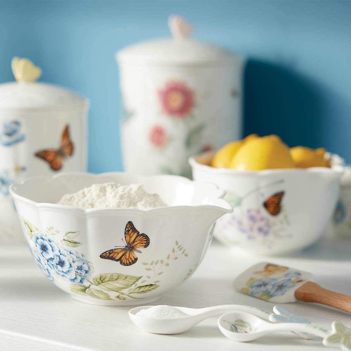 Floral Porcelain Nesting Bowl Set, 2-Piece - Image 5
